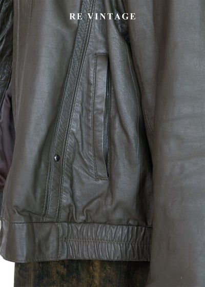 末日荒遠的率性皮革外套13