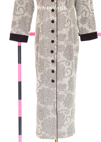 質感單品 - 溫潤培茶壓印花紋西裝式長洋裝4