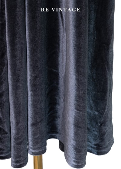 夜色灰光疊影絨布長洋裝6