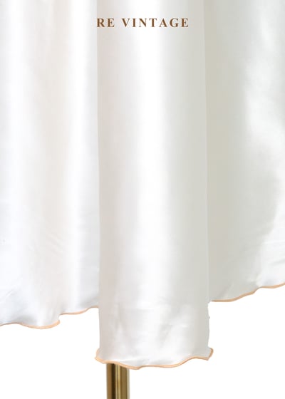 法式晨光白日夢花朵刺繡緞面洋裝6