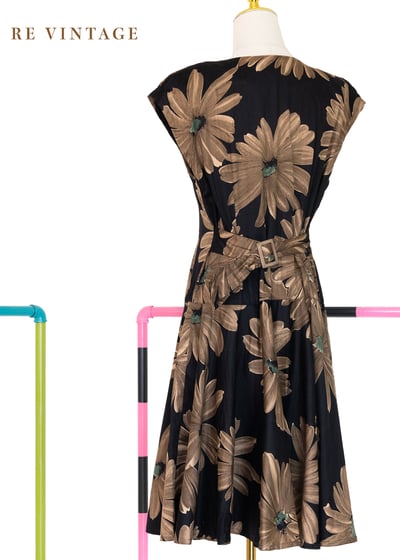 褐色大花黑底復古洋裝13