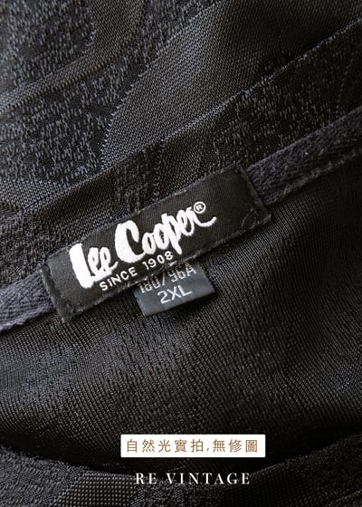 必備單品 - 極簡黑色波紋上衣13