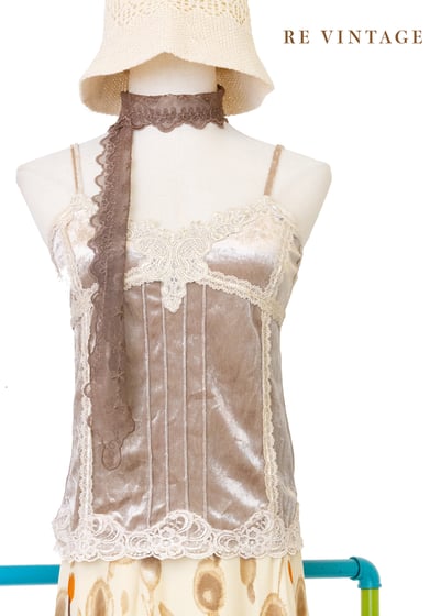 閃耀月光蕾絲絨布背心1