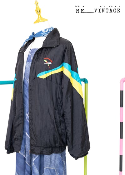 打籃球得滿分的黑色運動外套4