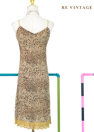 金黃豹紋蕾絲滾邊細肩帶洋裝11