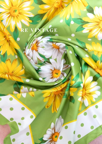 檸檬草地野餐趣絲巾3