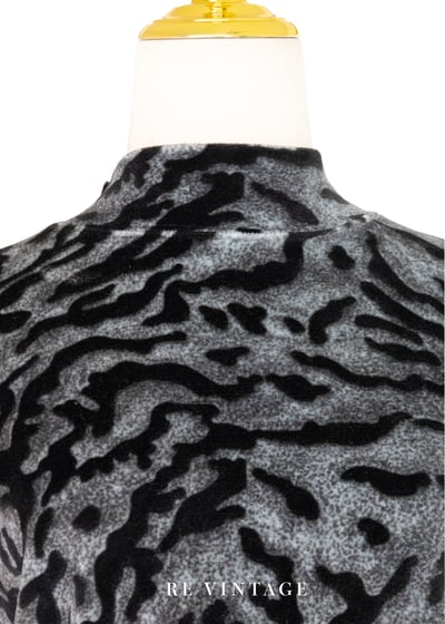 厚磅の黑色虎紋絨布上衣4