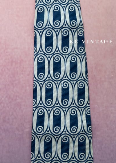 深藍螺旋式的記憶迴圈領帶3