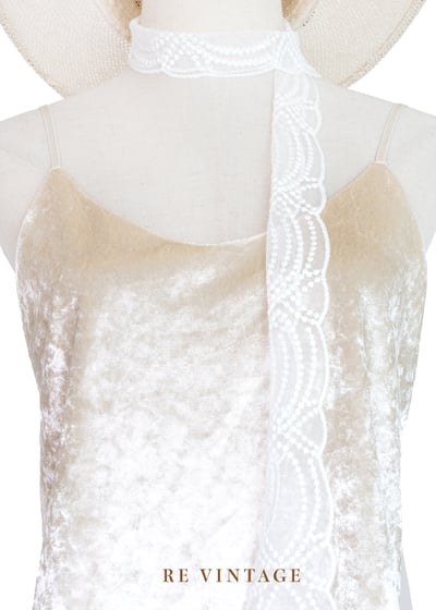 香檳色絨布與雪紡交織細肩帶背心6