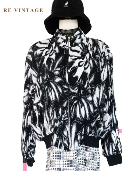 韓國製- 花印墨影翻湧褶紋外套1