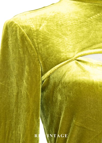 高領胸前簍空黃綠色絨布上衣12