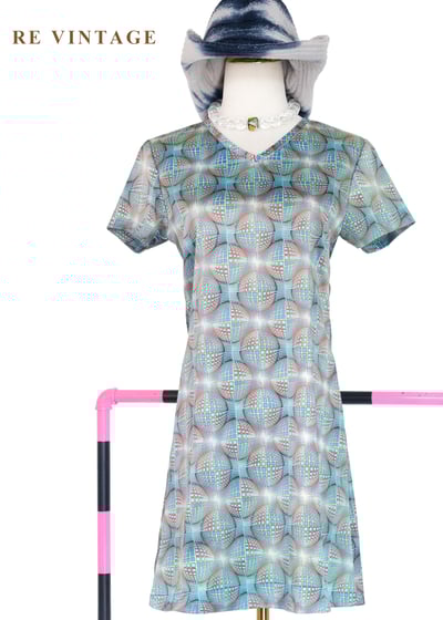 穿梭時空的數碼訊號迷你洋裝1