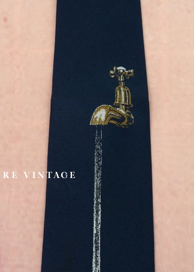 靜止的流動水龍頭領帶3