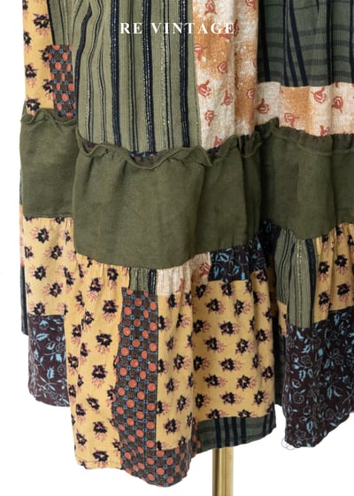 大地色碎花交響拼貼絨布長裙（22-28"）10