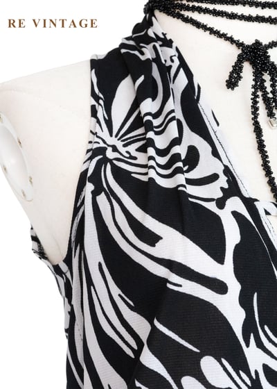 黑白流動藝術繞頸背心5