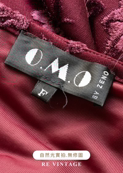 夜宴紅影浮雕花卉細肩帶洋裝17