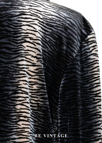 銀黑虎斑絨布長袖上衣14