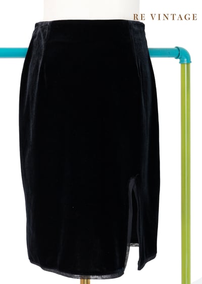 必備單品 - 黑色絨布小短裙（25"）1