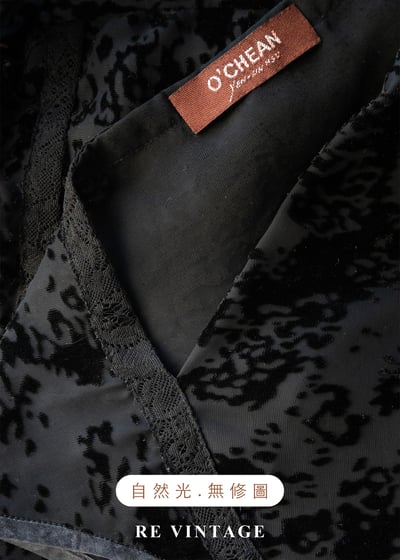 影匿森林不規則斜領透膚上衣13