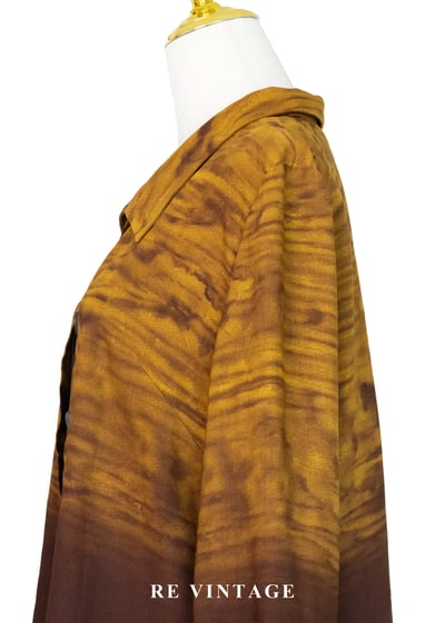 曠野湖邊焦糖黃漸層暈染上衣8