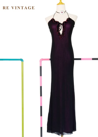 黑夜裡盛開的紫紅花繞頸長洋裝1