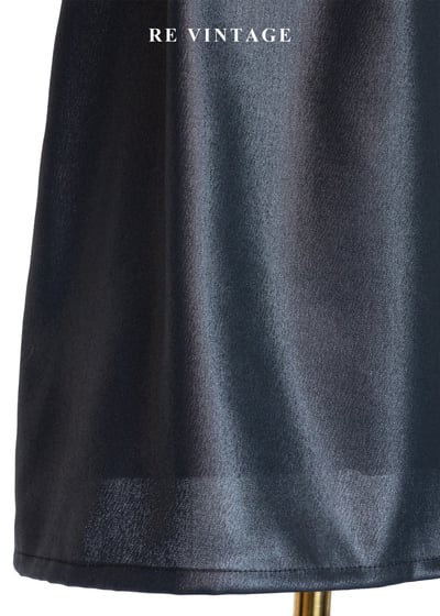 質感單品 - 黑光繫結簡約露背迷你洋裝11