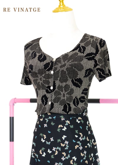 超清涼隱形花朵彈性短袖上衣1