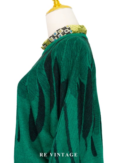 翠綠森林裡孔雀展翅針織毛衣7