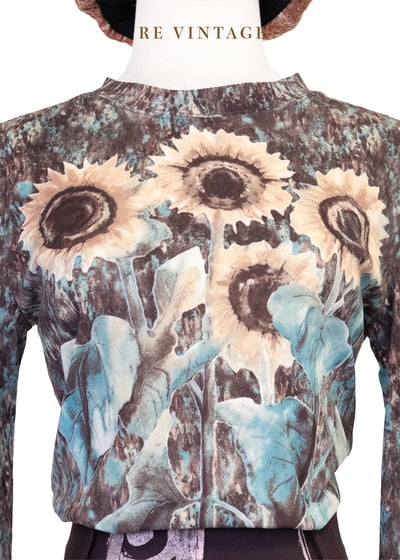 陰暗溫室裡の明亮向日葵上衣7