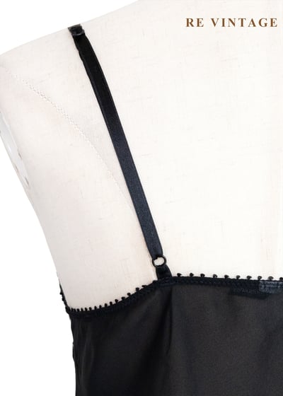 純白花朵透膚微辣細肩帶背心10