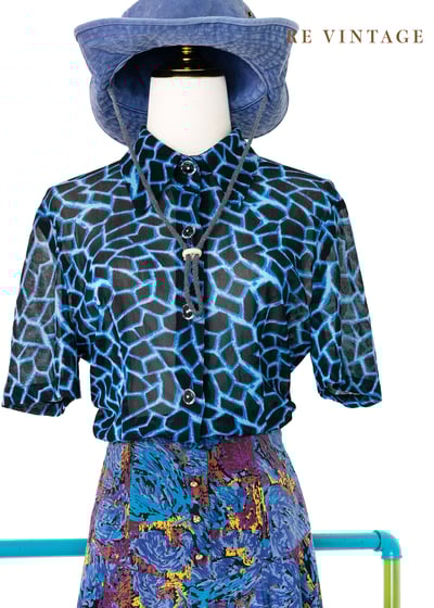 視覺靈魂長頸鹿紋透膚上衣1