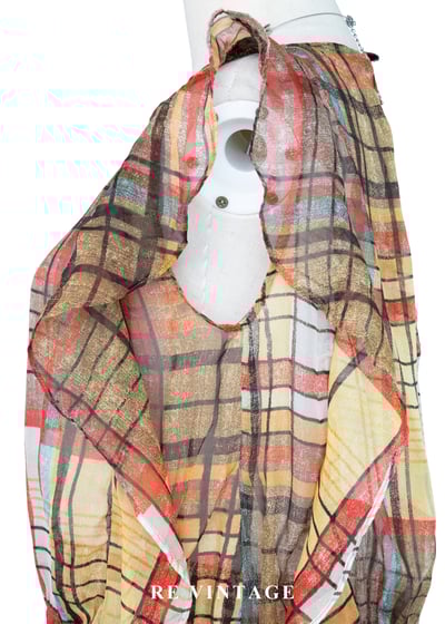 透光晨間荷葉邊格紋上衣9