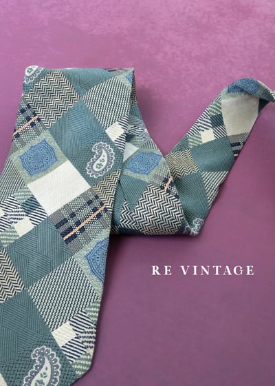 奶綠色變形蟲菱格紋領帶2