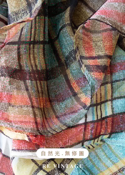 透光晨間荷葉邊格紋上衣13