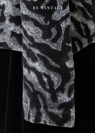 厚磅の黑色虎紋絨布上衣5