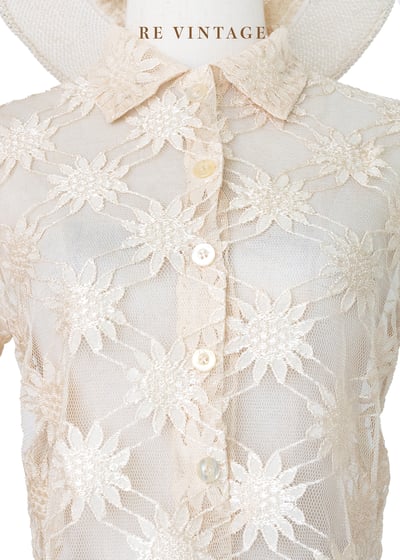 Dark Butter 透膚小花短版上衣3