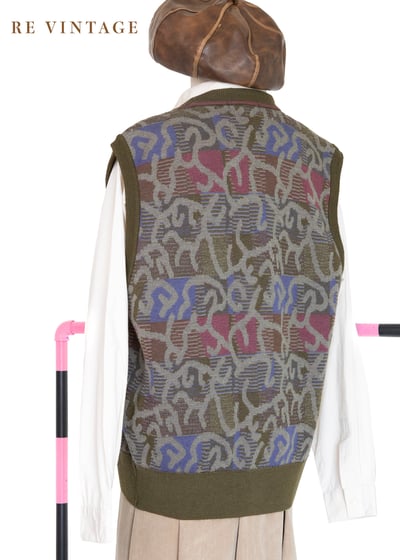 軍綠色の抽象線條針織毛背心6