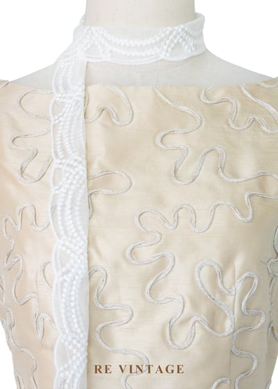 氣質單品 - 米色立體流動的詩上衣3