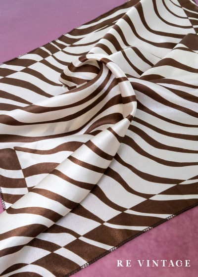 咖啡流動波紋絲巾3