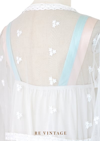 Muted Ivory 小花蕾絲長版罩衫15