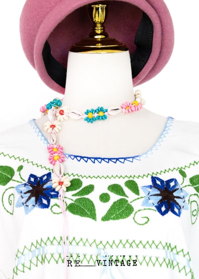 『紐約寶物』刺繡藍小花棉質上衣2