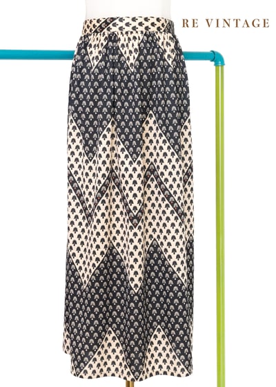 奶油黑雙色小山美裙（27.5"）1