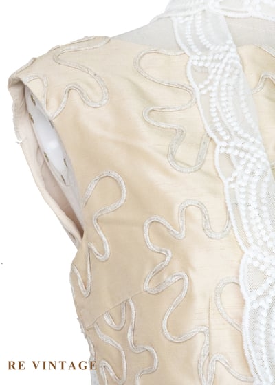 氣質單品 - 米色立體流動的詩上衣5