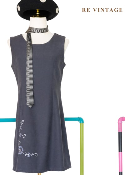 質感單品 - 詩意刺繡花卉深灰色秋冬洋裝1