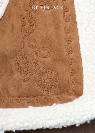 北歐冬日刺繡羊羔毛圖騰背心6