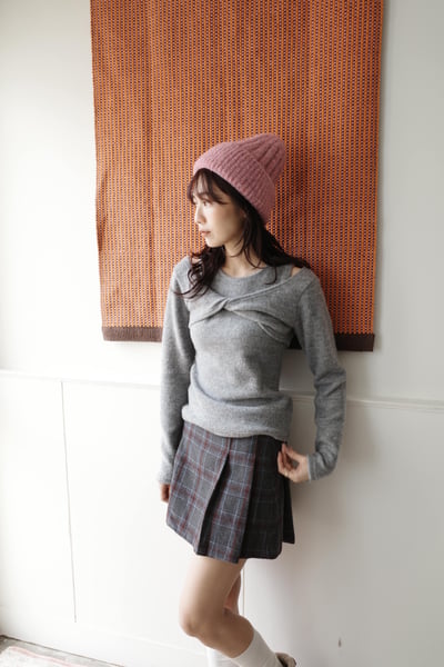 小露肩扭結毛衣3