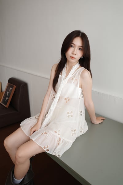 小精靈小花設計裙邊短洋3