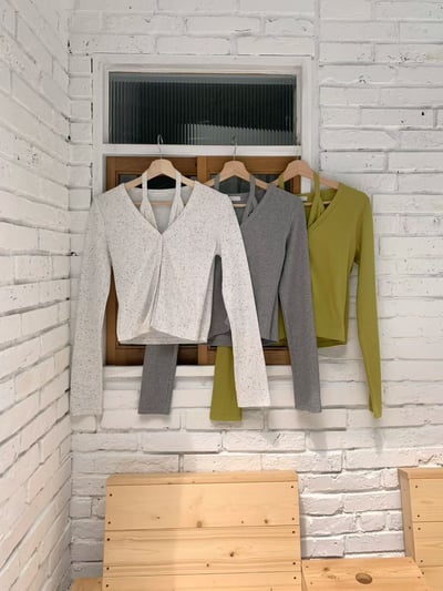 假兩件切v單扣外套上衣2