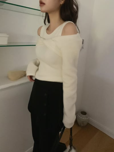 小露肩扭結毛衣8