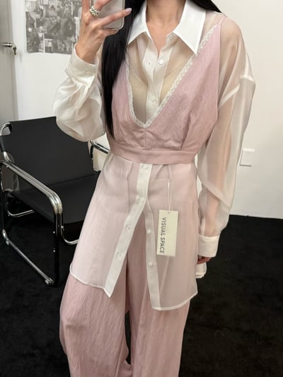 開Ｖ綁帶設計背心5